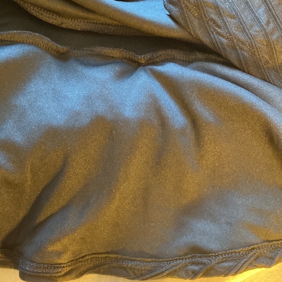 Lane Bryant Plus size 18/20 black short sleeve top with gathering at bottom - Picture 9 of 10